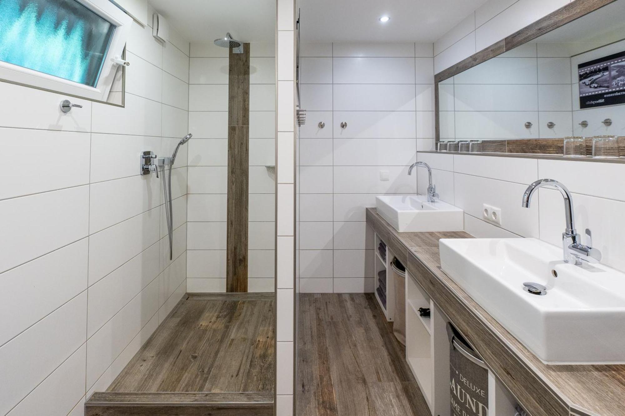 Guesthouse Cockpit 아데나우 외부 사진