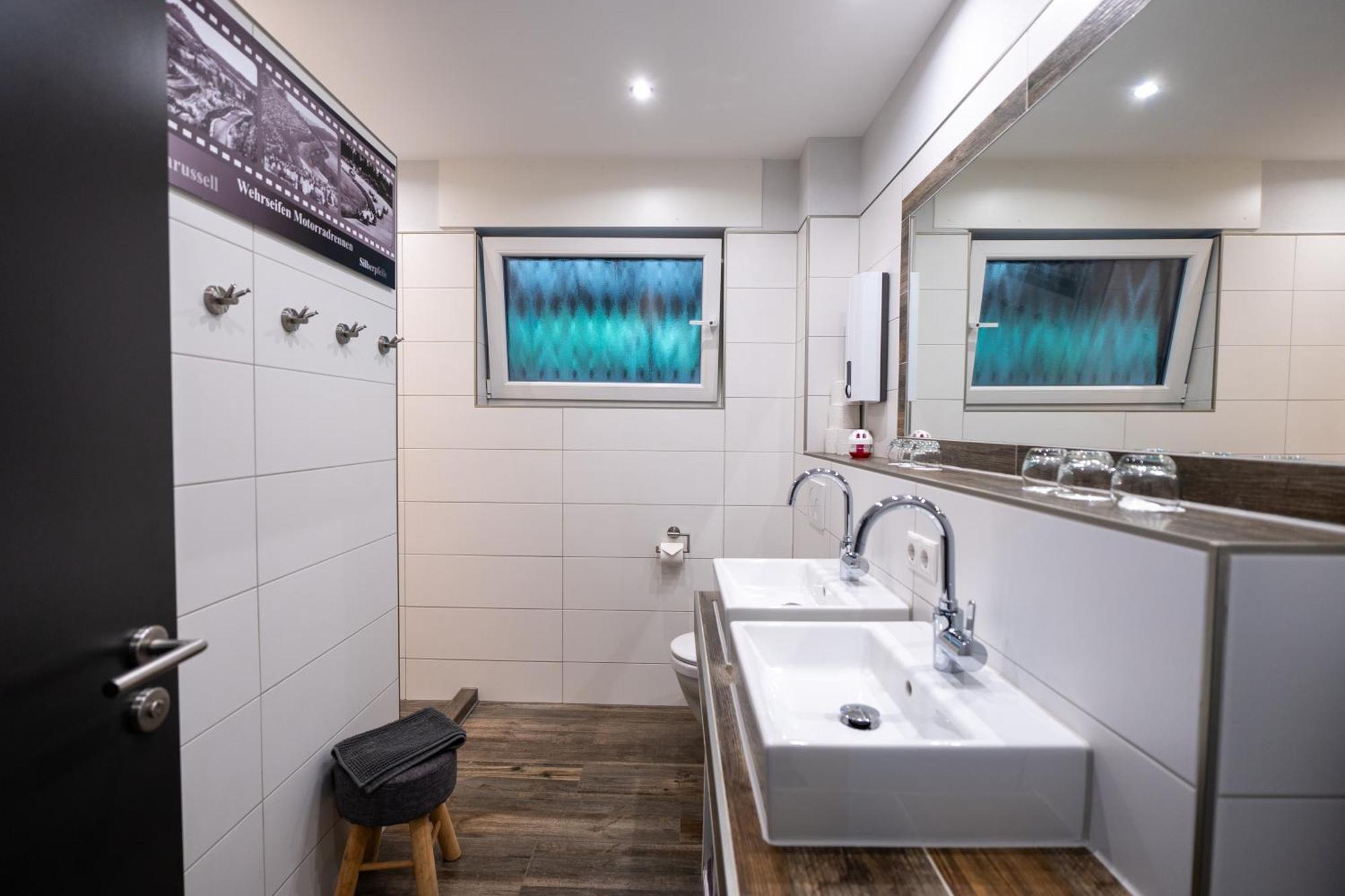 Guesthouse Cockpit 아데나우 외부 사진